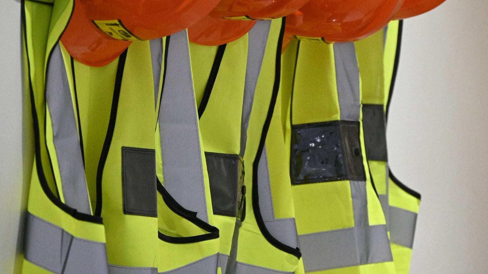 How to Check a Contractor Licence, White Card or High Risk Work Ticket