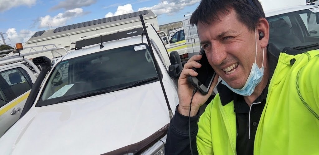 In-app messaging for field teams: why phone calls aren't enough